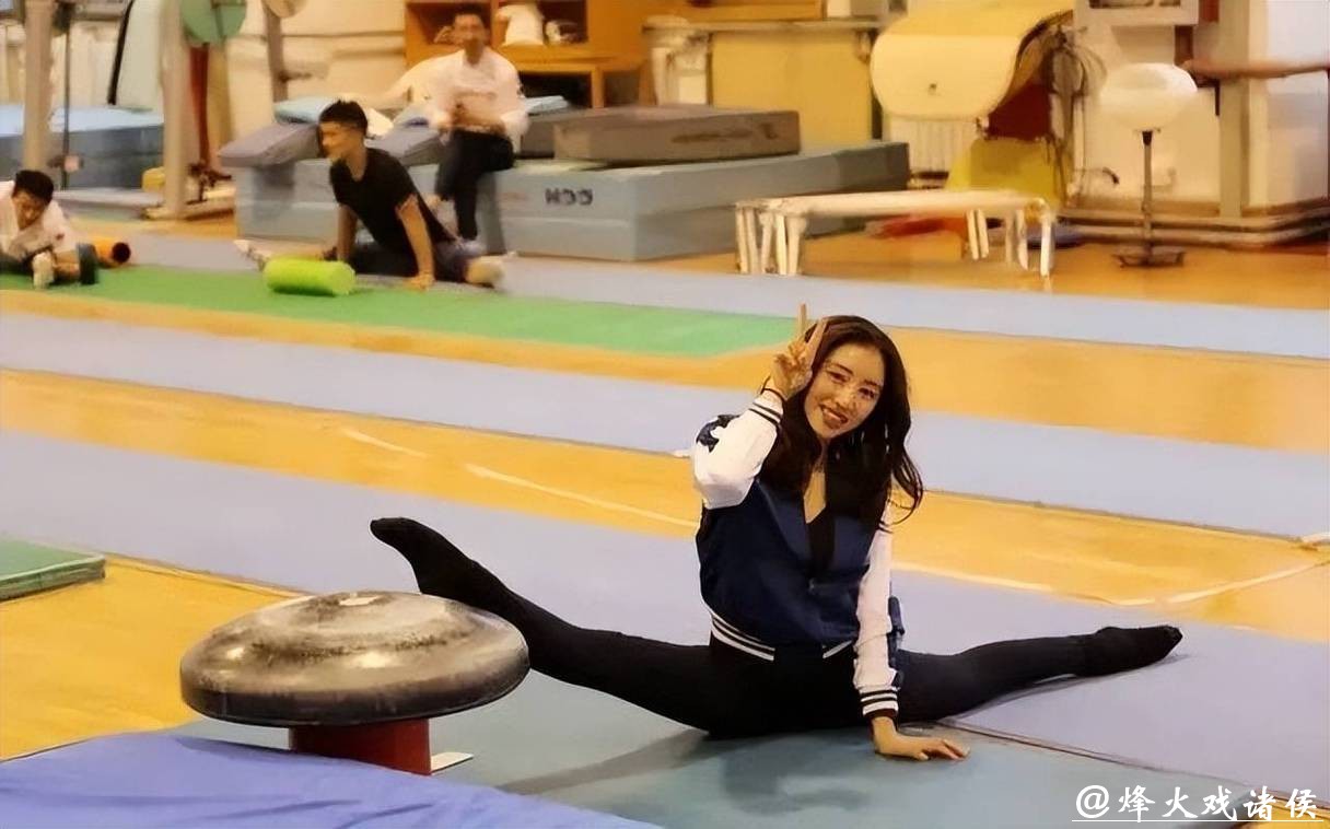 体操女神才貌双全，却嫁1米58五冠王，生一双儿女如今成人生赢家