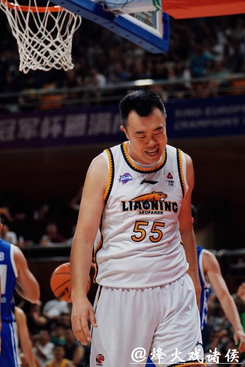 韩德君23+16张镇麟22分 辽宁送北控四连败 韩德君23+16张镇麟22分 辽宁送北控四连败